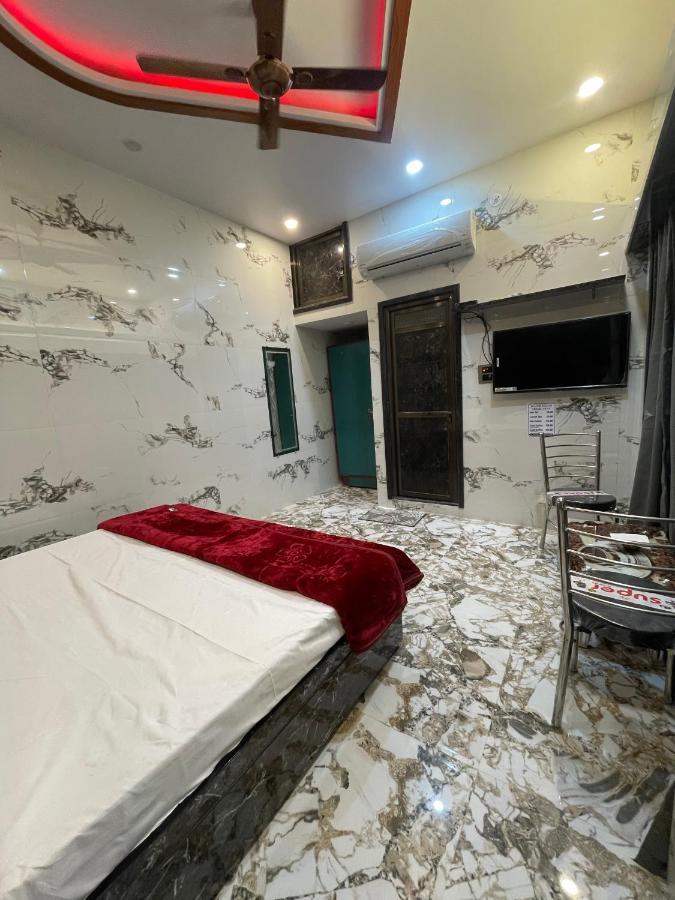 Kashi Dham Home Stay Varanasi Bagian luar foto